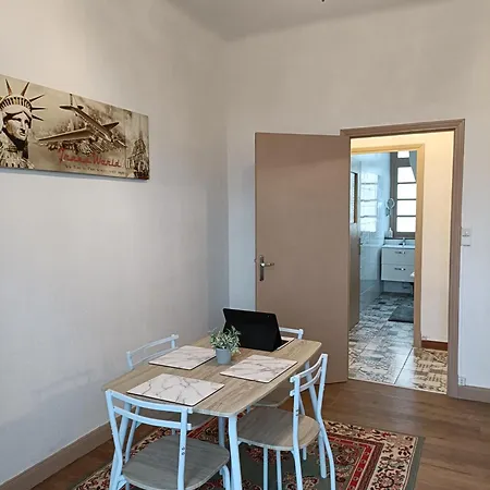 Spacious Luxury 2 Bed דירה *