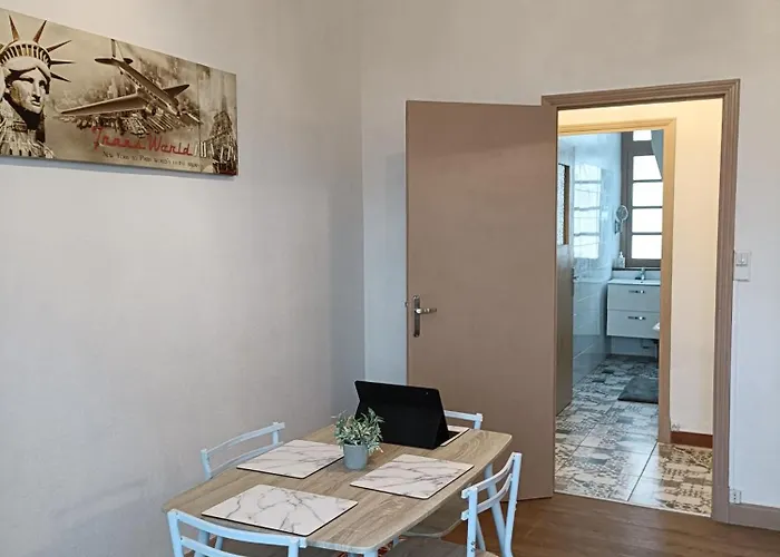 Spacious Luxury 2 Bed Διαμέρισμα *