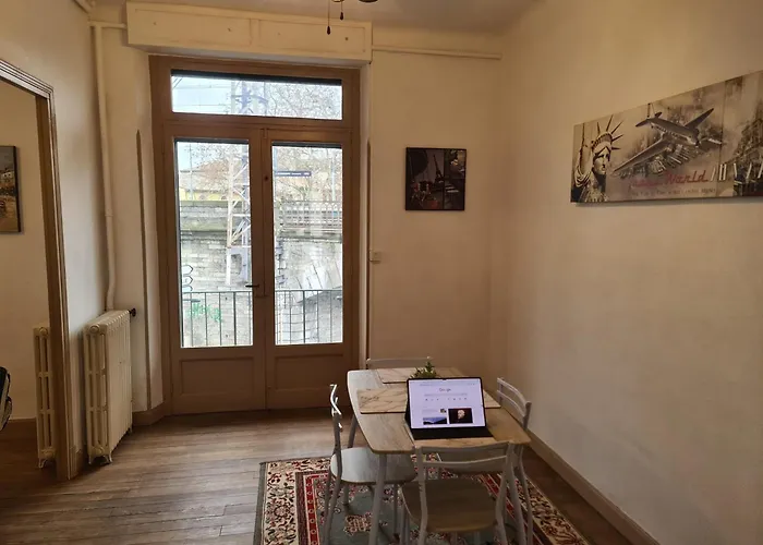 Διαμέρισμα Spacious Luxury 2 Bed *