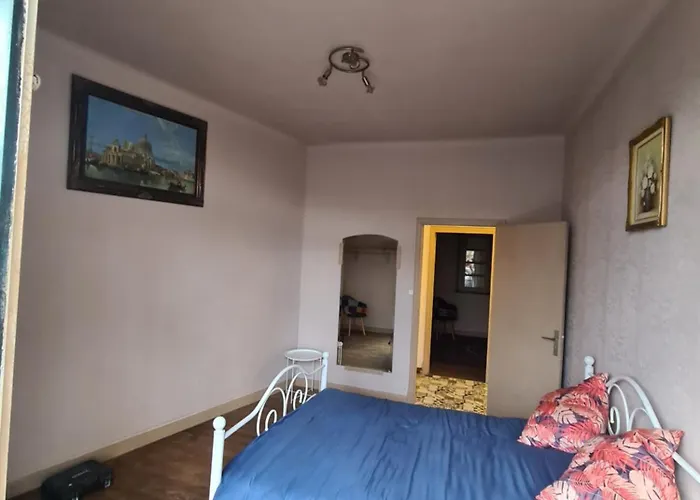 Spacious Luxury 2 Bed Διαμέρισμα *